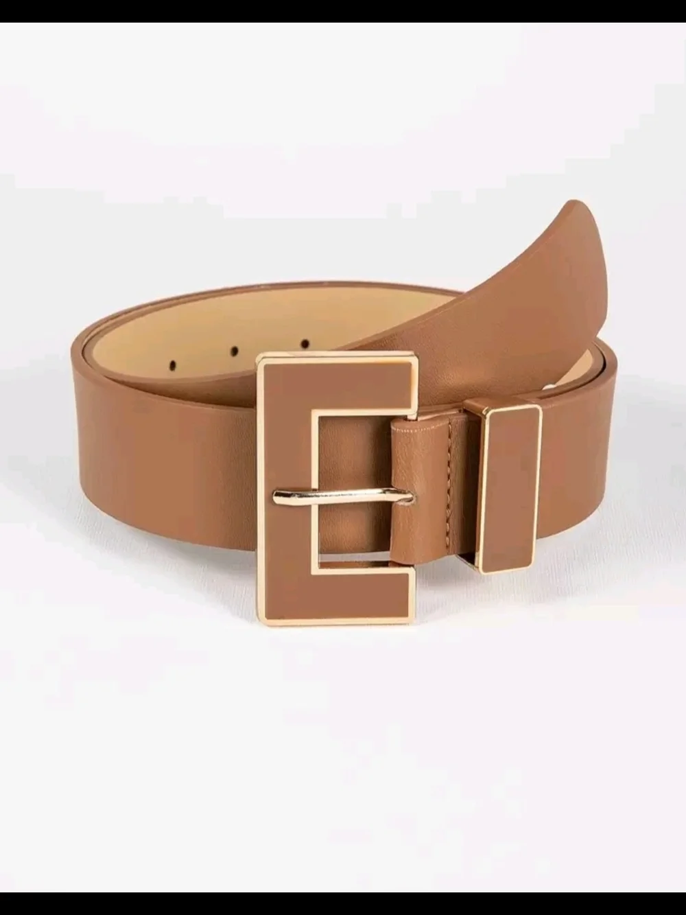 Stylish Tan Leather Belt with Gold 'E' Buckle